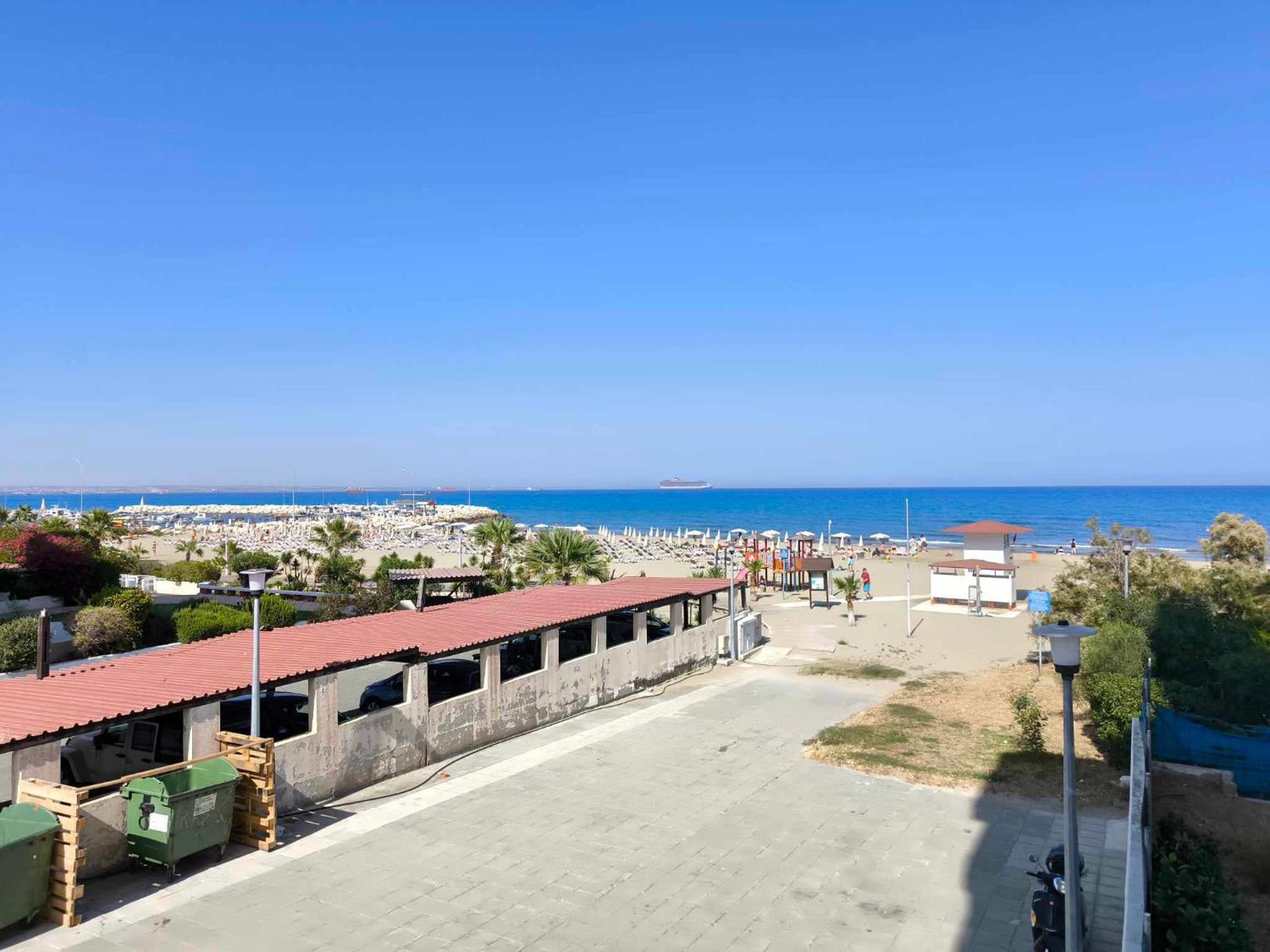 13 Sandy Beach Mackenzie Apartment Larnaca Exterior foto