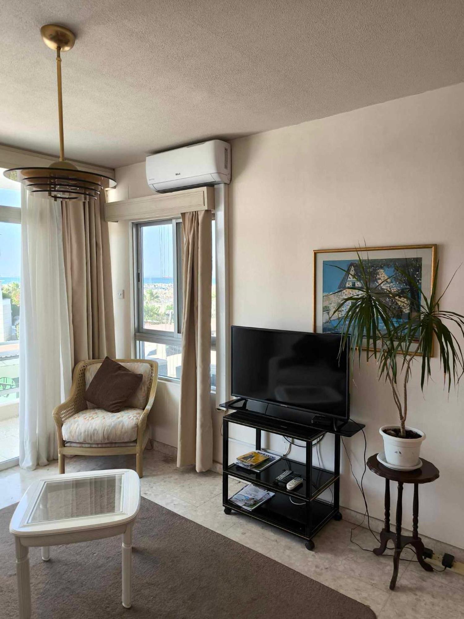 13 Sandy Beach Mackenzie Larnaca Exterior foto
